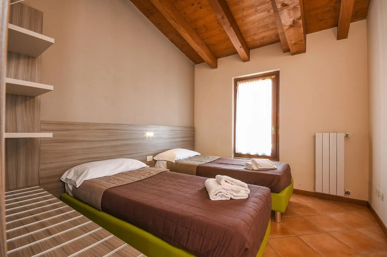 Residence Corte Ferrari -Ciao Vacanze- Moniga del Garda 0*,