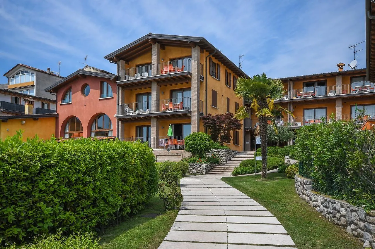 Aparthotel Residence Corte Ferrari -Ciao Vacanze- Moniga del Garda
