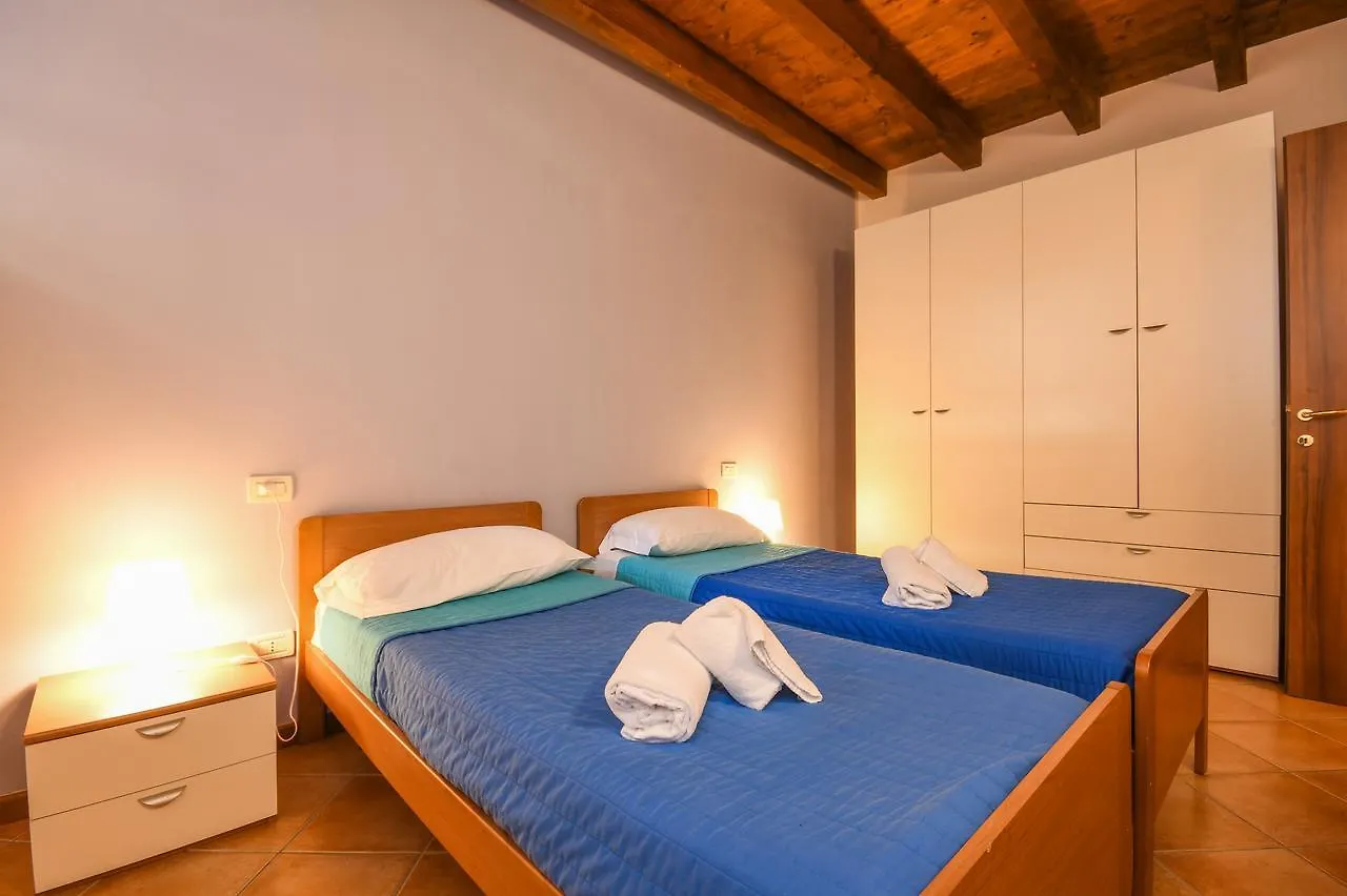 Aparthotel Residence Corte Ferrari -Ciao Vacanze- Moniga del Garda