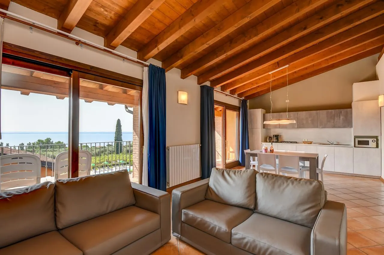 Aparthotel Residence Corte Ferrari -Ciao Vacanze- Moniga del Garda