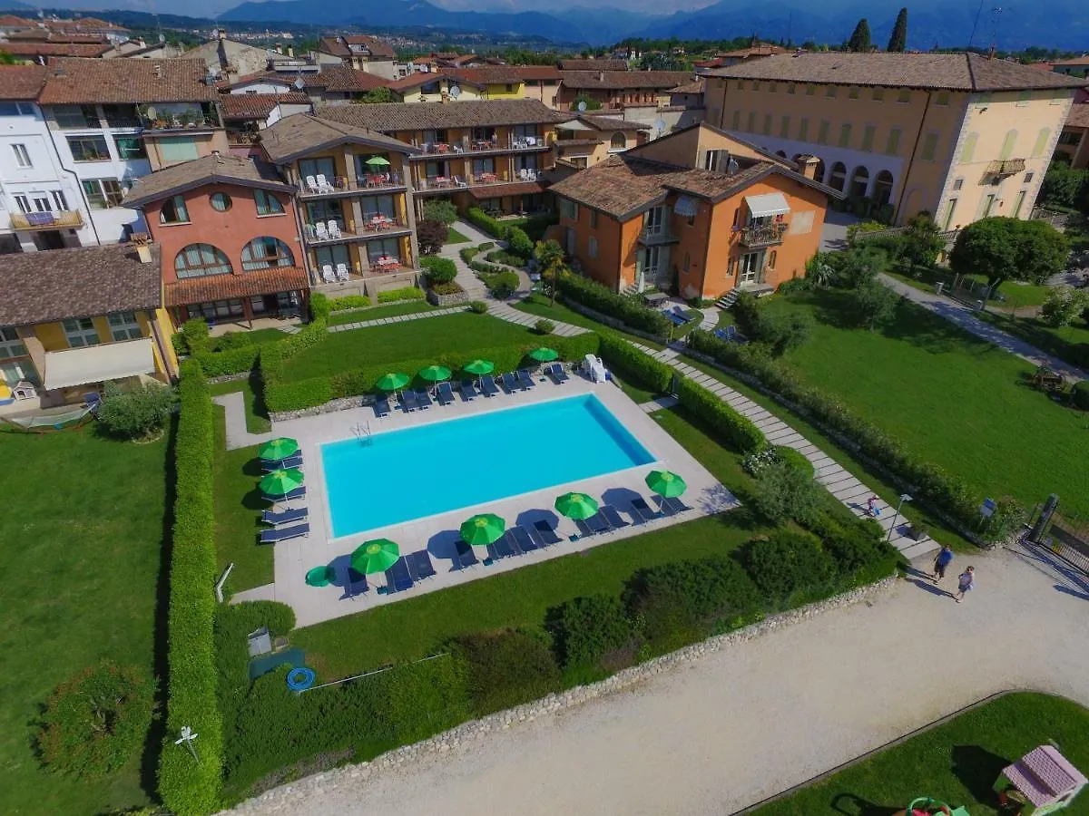 Aparthotel Residence Corte Ferrari -Ciao Vacanze- Moniga del Garda Italy