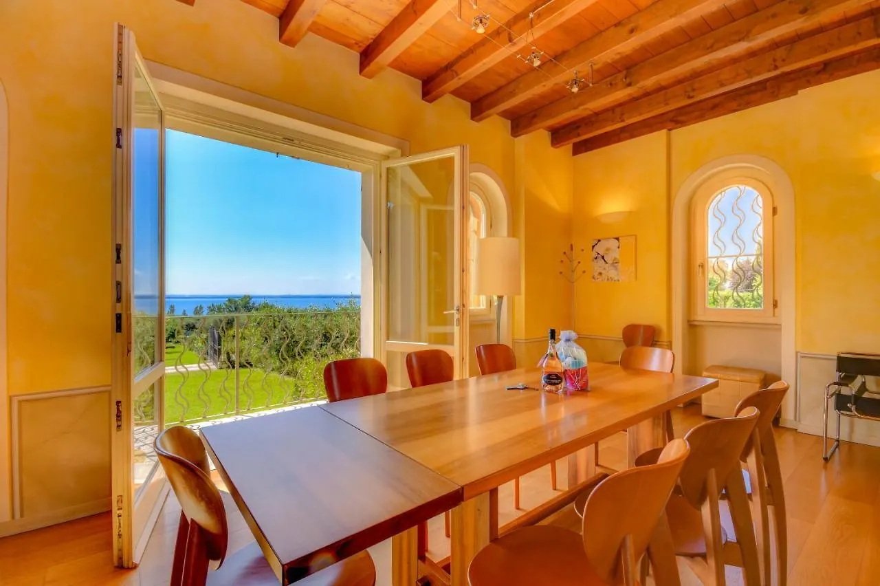 Residence Corte Ferrari -Ciao Vacanze- Moniga del Garda Aparthotel